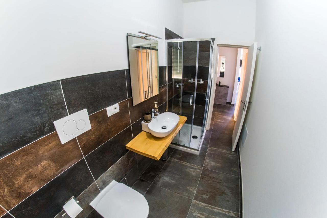 4 Balconi Rooms-Elements B&B Λέτσε Εξωτερικό φωτογραφία